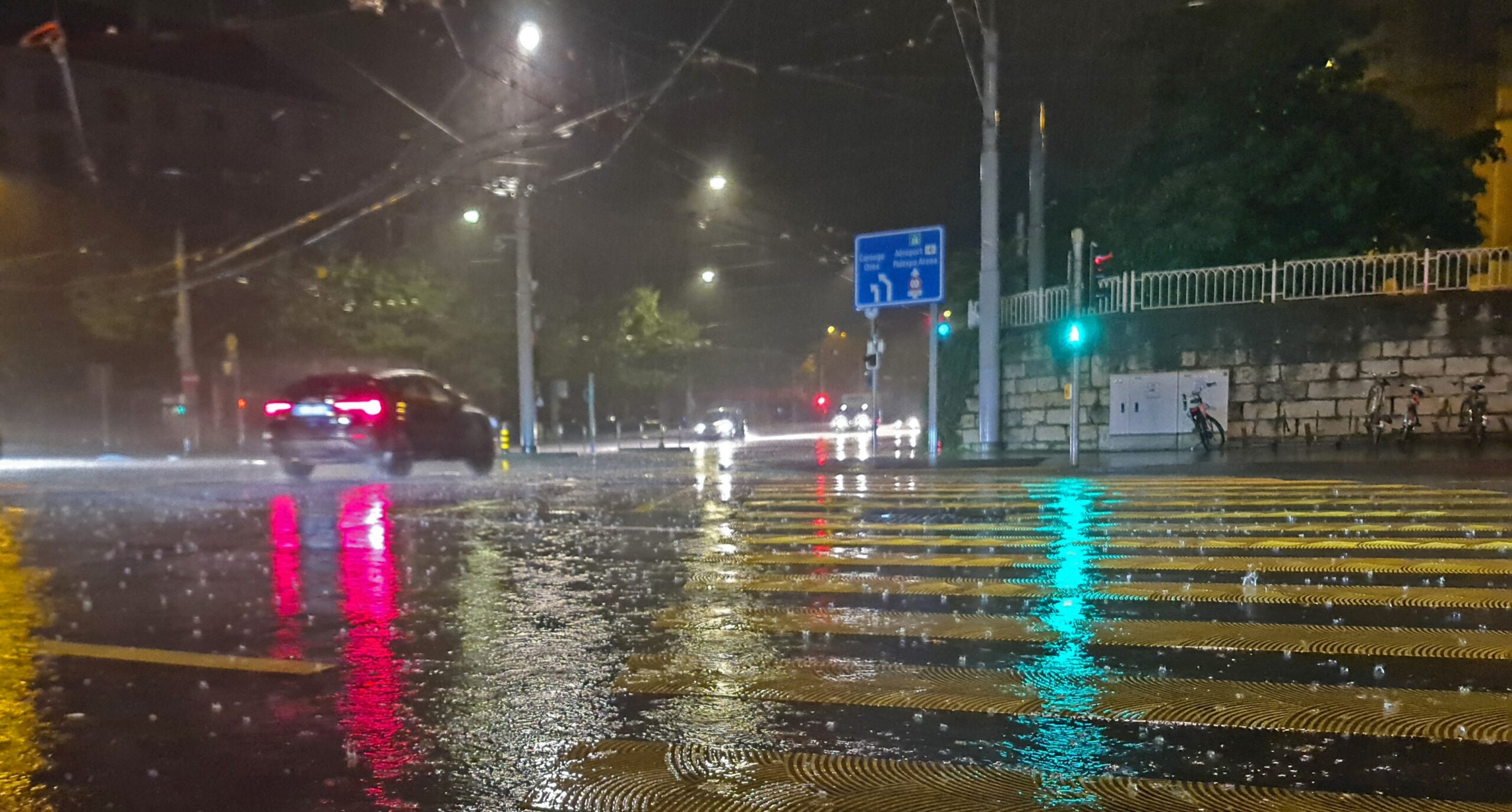 豪雨夜